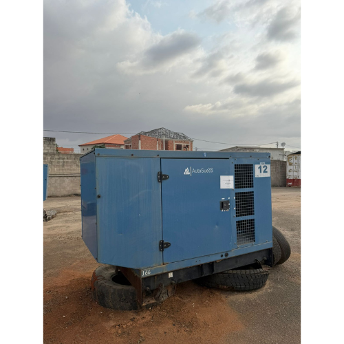 INOPERACIONAL (DIVERSAS PEÇAS EM FALTA, PLACA, MOTOR DE ARRANQUE E PROBLEMA NO MOTOR)